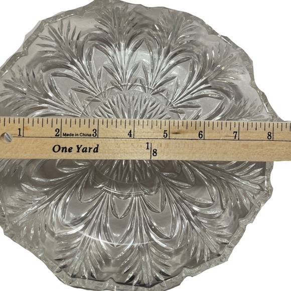 FIFTH Ave Crystal Glass Bowl 8 inches - Picture 4 of 4